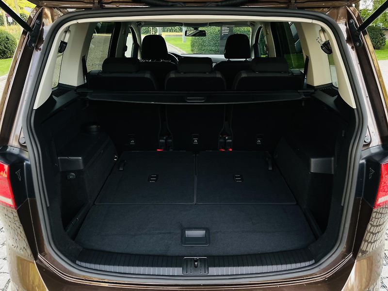 Volkswagen Touran 1.2TSI MANUÁL 7MÍST SERVISKA - fotka 20 z 42