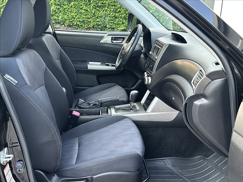 Subaru Forester 2,0 150PS  Comfort A/T 4x4 - fotka 16 z 50