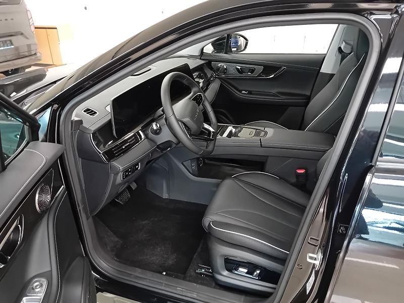 Omoda 5 PREMIUM 1,6TGDI, ČR, 1.MAJ - fotka 9 z 21