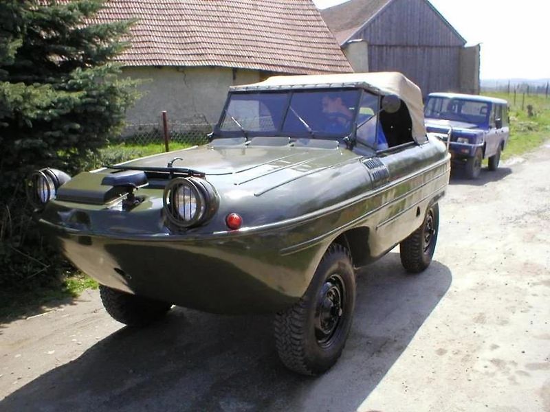 Obojživelný vůz vyvinutý československou automobilkou. 