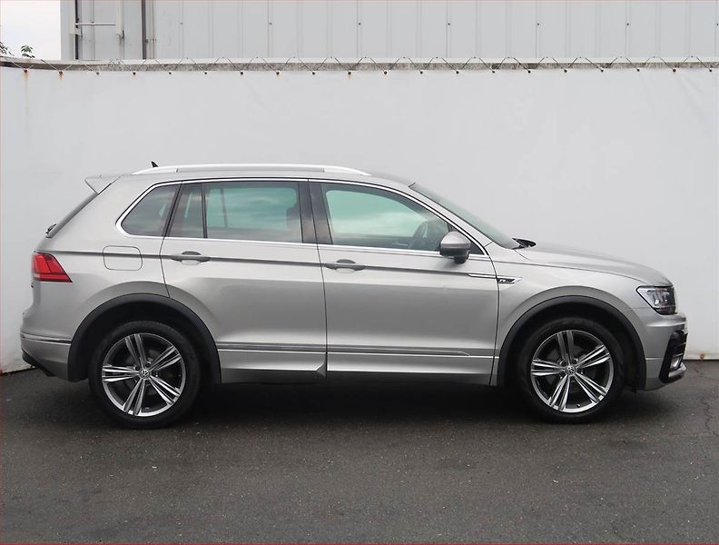 Volkswagen Tiguan (2017) R-Line 2.0 TDI, R-line,138TKM - fotka 6 z 23