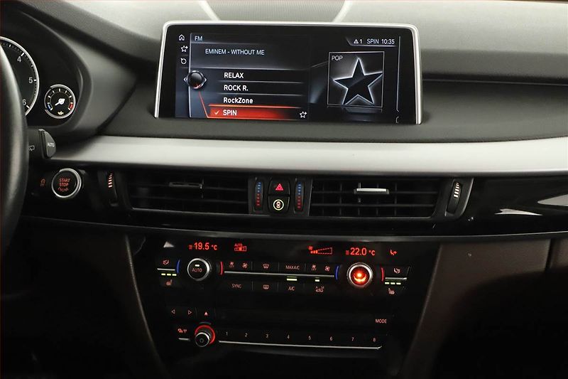 BMW X5 (2016) xDrive30d - fotka 9 z 20