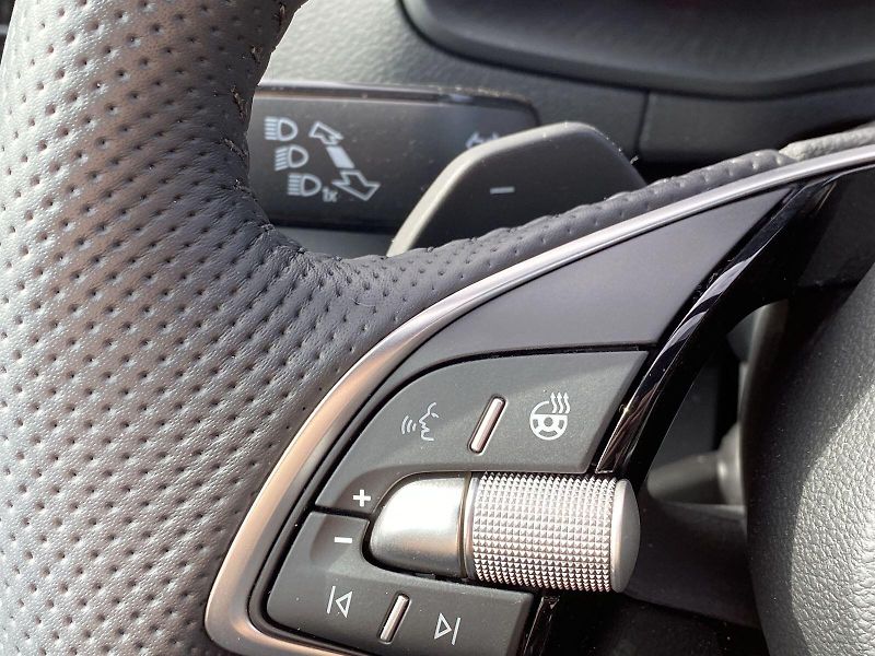 Škoda Karoq (2024) 2.0 TDI 4x4 DSG SportLine - fotka 25 z 36