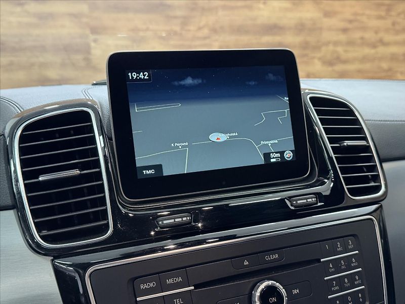 Mercedes-Benz GLE 350d AMG LINIE MULTIBEAM - fotka 13 z 20