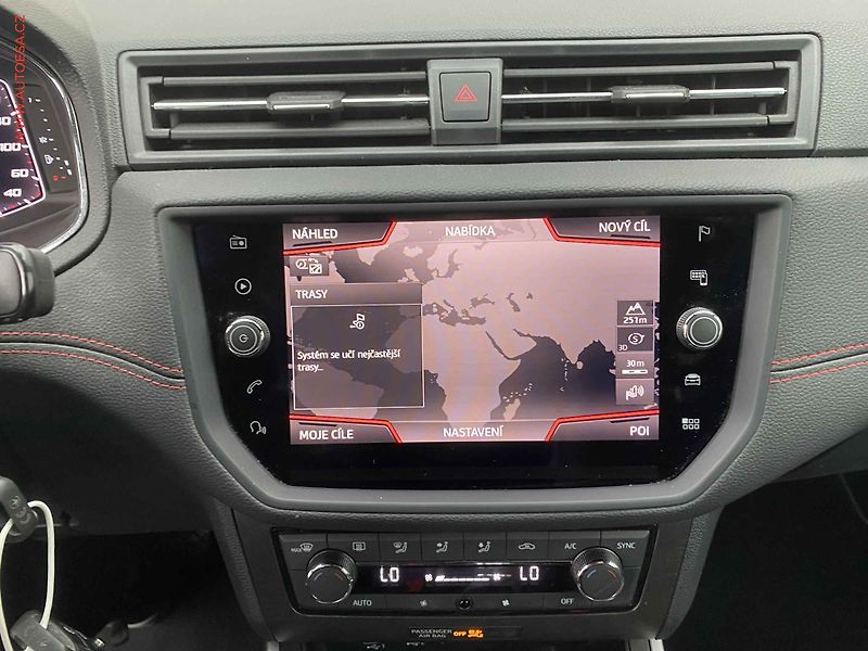 Seat Arona (2020) 1.0 TSi, FR, LED, navi - fotka 16 z 18