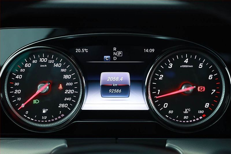 Mercedes-Benz Třídy E (2017) E 200 - fotka 8 z 17