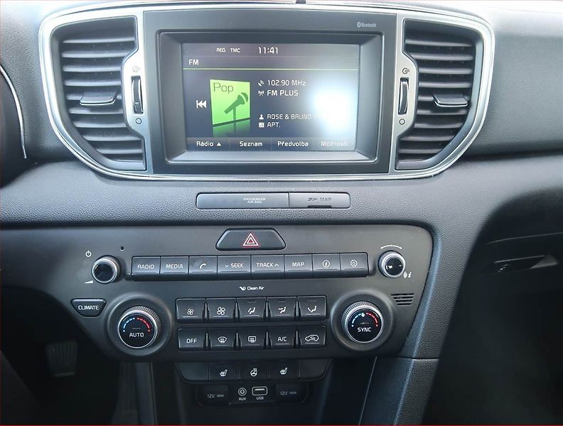 Kia Sportage (2017) 1.6 GDI, Serv.kniha, Navi - fotka 12 z 16