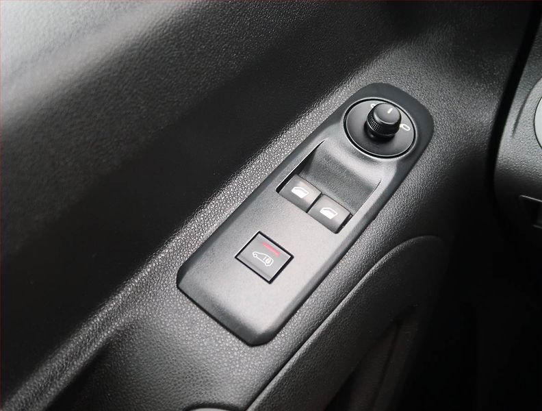 Opel Combo (2022) Maxi 1.5 CDTI, 3Místa, ČR, DPH - fotka 14 z 17