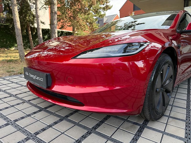 Tesla Model 3 Standart Range Premium - fotka 5 z 37