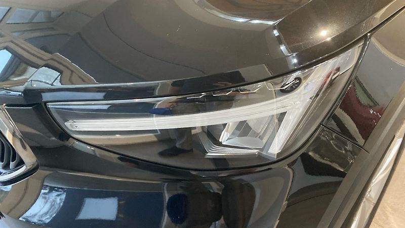 Volvo XC40 CORE, B3 FWD, 120+10 kW / 163+ - fotka 26 z 29