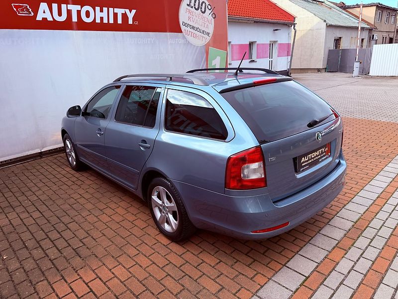Škoda Octavia 1.4 TSi Elegance, Serviska - fotka 8 z 33