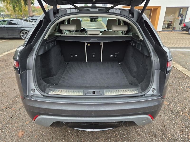 Land Rover Range Rover Velar 3,0 D300 SE AT AWD - fotka 11 z 19