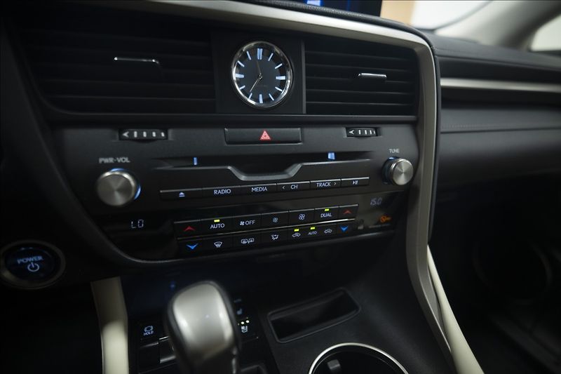 Lexus RX 3,5 AWD HYBRID 1. MAJITEL ČR - fotka 37 z 50
