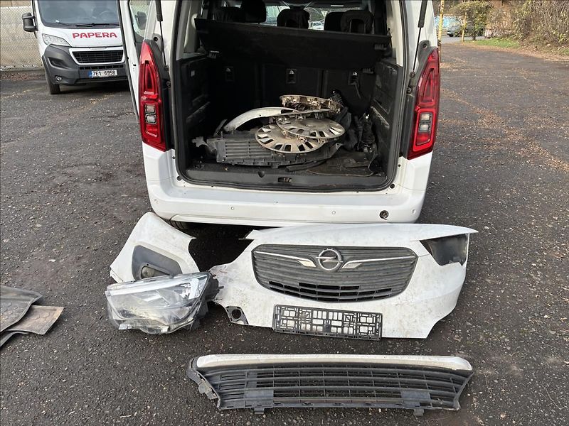 Opel Combo 1.2 T 81 kW 5 míst ČR DPH - fotka 17 z 17