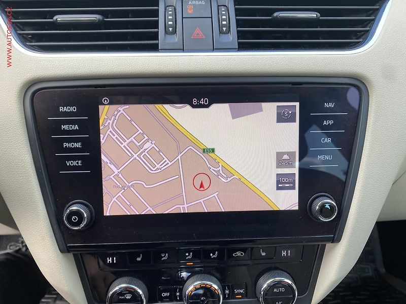 Škoda Octavia (2017) 1.8 TSi, ČR, Style, DSG, LED - fotka 16 z 17