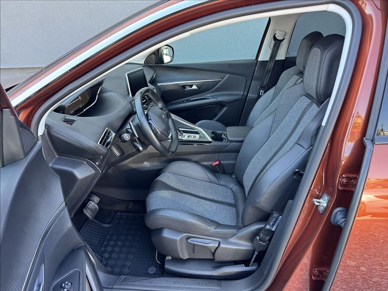 Peugeot 3008 1,2 i ALLURE DPH 1.maj původČR - fotka 20 z 50