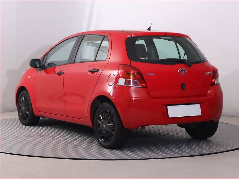 Toyota Yaris (2009) 1.33 Dual VVT-i, Serv.kniha - fotka 4 z 15