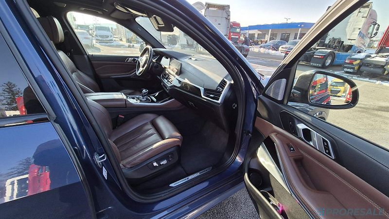 BMW X5 M50D 3,0 294 kW - fotka 11 z 19