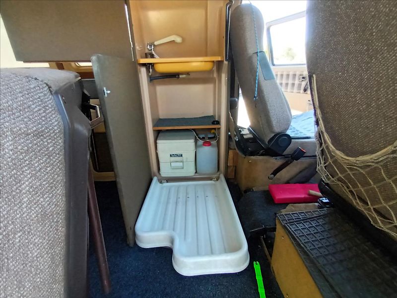 Volkswagen Caravelle 1,9 i,T3 Westfalia,SPRCHA,WC, - fotka 31 z 49