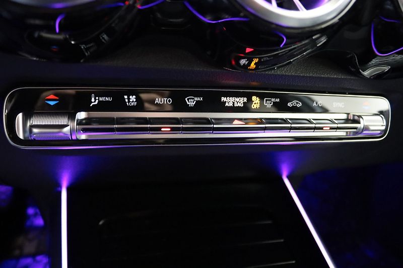 Mercedes-Benz GLB 200 Advanced+ Kamera Taž ACC - fotka 16 z 22