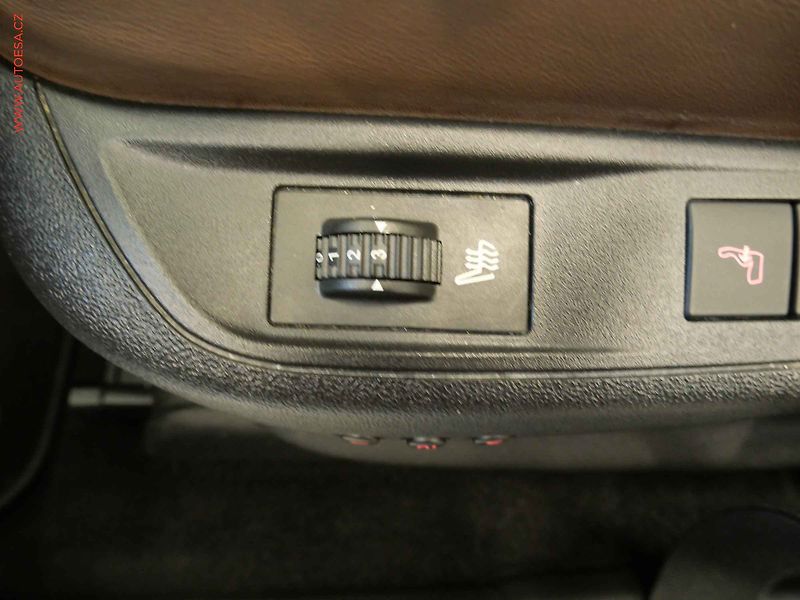 Citroën DS5 (2015) 2.0HDI, 1.maj,ČR, AT, TZ, AC - fotka 12 z 27