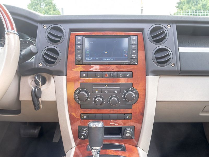 Jeep Commander (2007) ČR 3.0CRD 160KW – 7sedadel - fotka 25 z 62