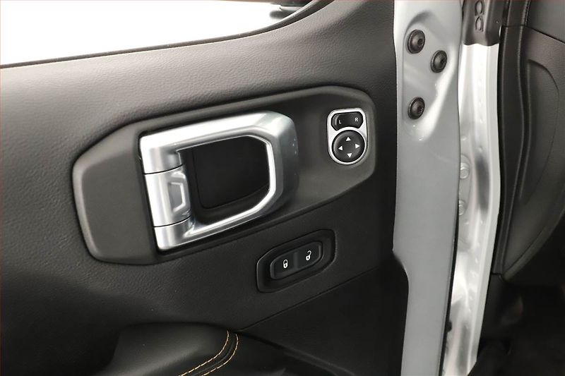 Jeep Wrangler (2024) 2.0 eTorque - fotka 18 z 19