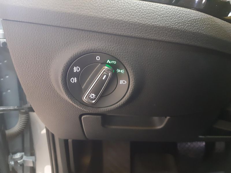 Škoda Superb 2.0 TSI COMBI L&K DSG 4x4    - fotka 20 z 29