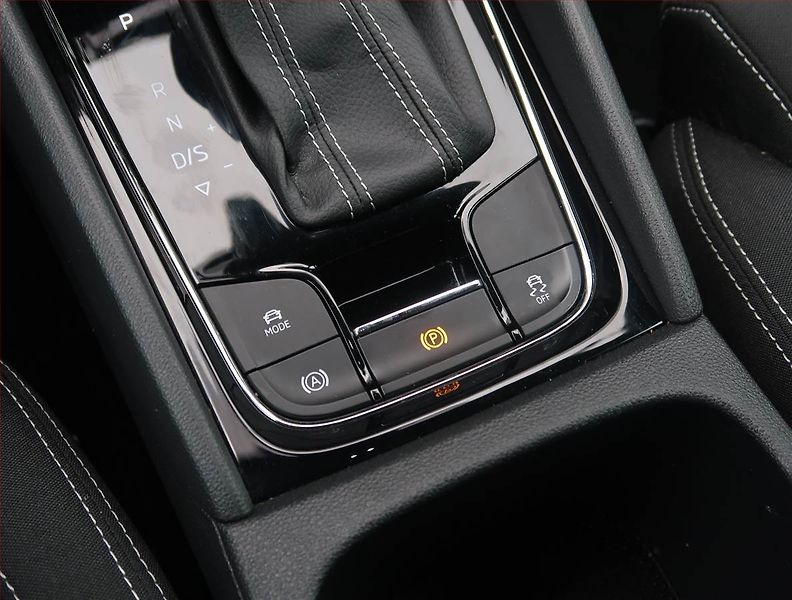 Škoda Karoq (2024) Sportline 2.0 TDI - fotka 20 z 28