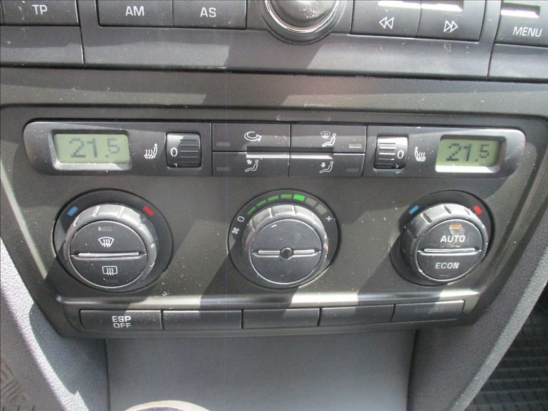 Škoda Octavia 1,6 MPI, aut.klima,serviska, - fotka 18 z 28