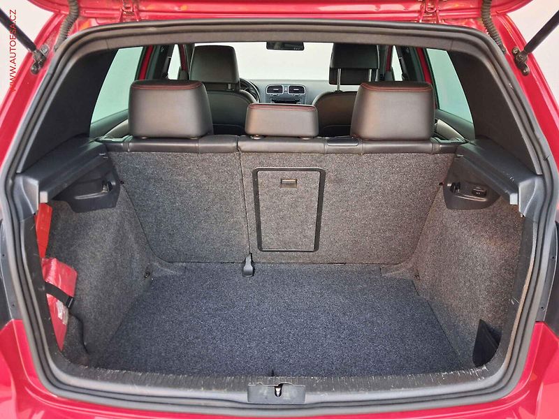 Volkswagen Golf (2011) 2.0 TSi, GTi, DSG - fotka 7 z 20