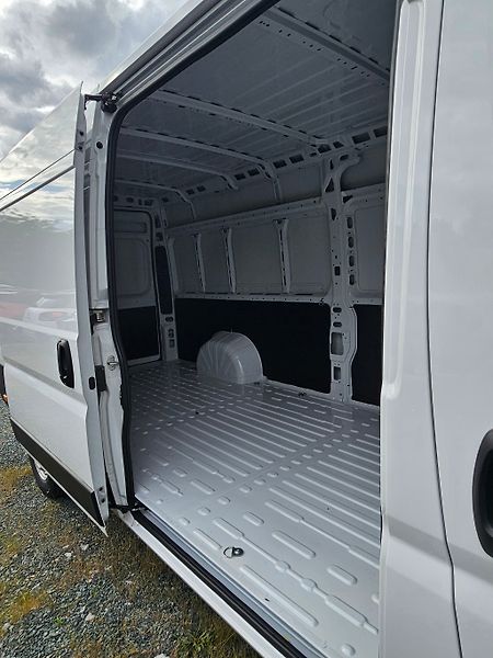 Opel Movano (2026) Van 3500 Heavy L4H2 140k MT6 - fotka 4 z 12