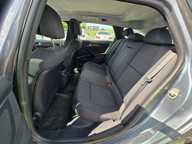 Peugeot 508 (2012) SW 1.6 HDi automat - fotka 12 z 22