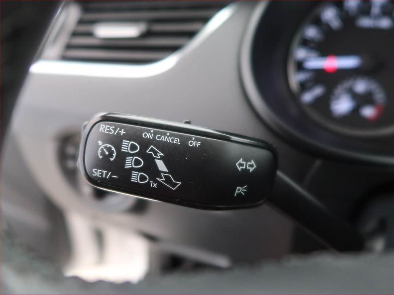 Škoda Octavia (2013) Elegance 1.6 TDI, Serv.kniha - fotka 15 z 15