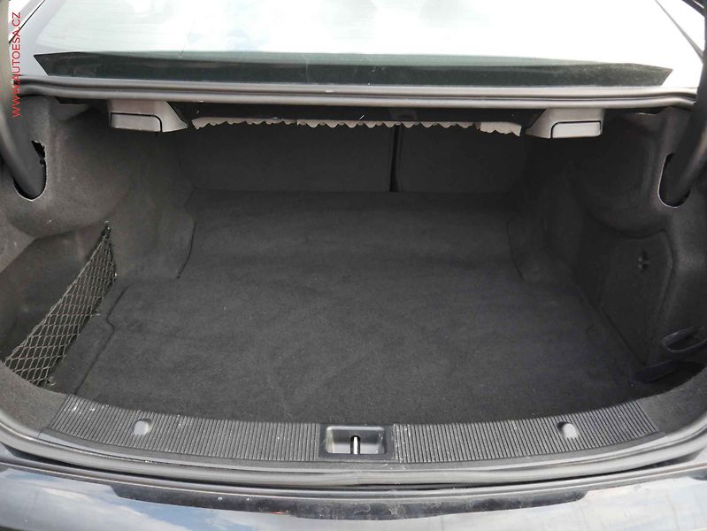 Mercedes-Benz Třídy E (2015) 3.0 CDi, ČR, AT, LED, kůže - fotka 7 z 20