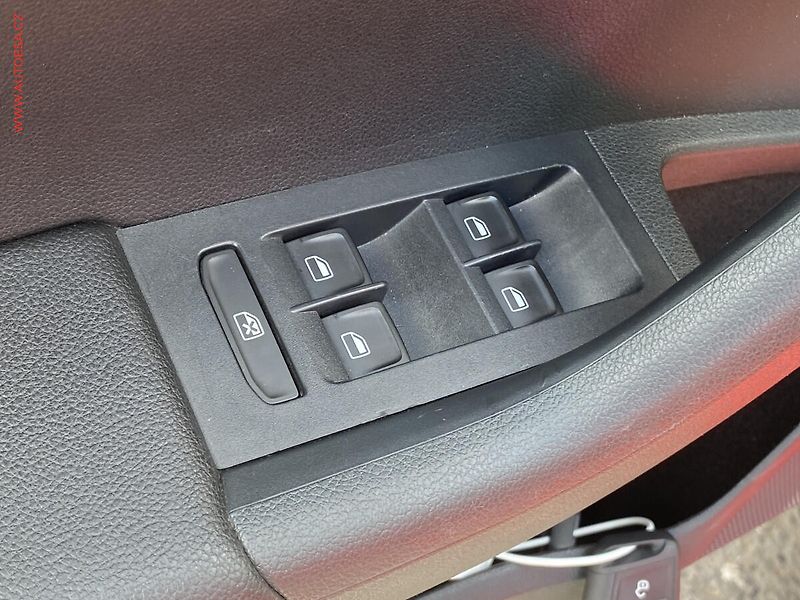 Škoda Octavia (2013) 1.2 TSi, Elegance - fotka 11 z 16