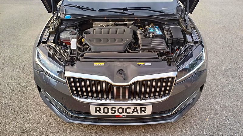 Škoda Superb L&K 2.0TSI 200kW-TZ-ČR-DPH - fotka 49 z 50