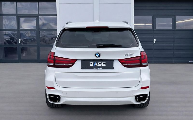 BMW X5 xDrive30d M-Sport - fotka 5 z 23