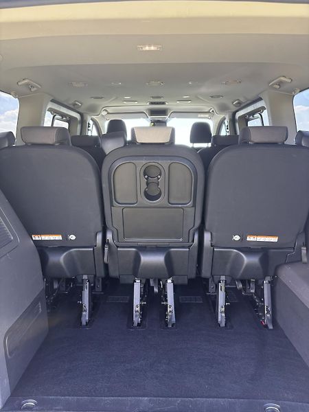 Ford Tourneo Custom (2021) 2,0 EcoBlue  - fotka 5 z 23