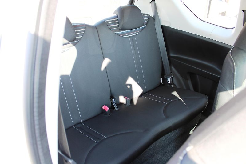 Citroën C1 (2012) 1,0i EL.OKNA ESP SERVO CENTRÁL - fotka 12 z 15