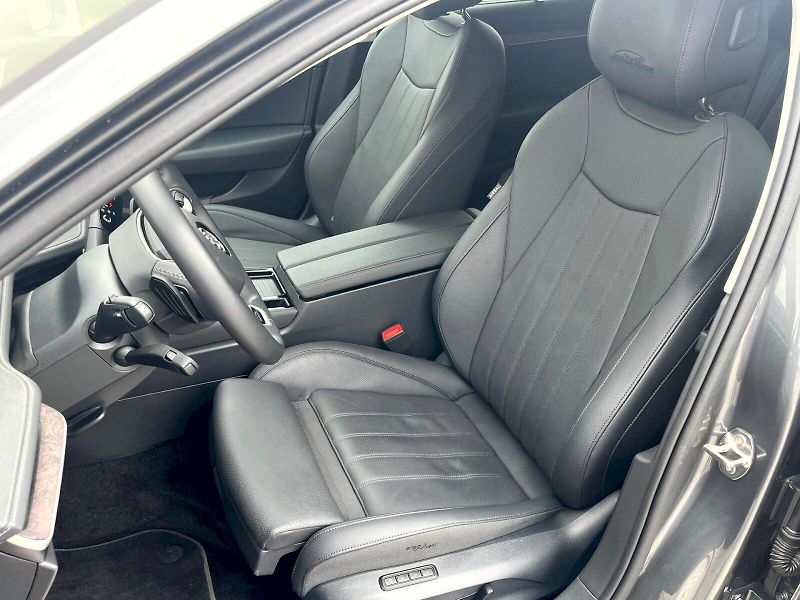 Škoda Superb (2024) kombi L & K 2.0 TDI 110 kW 7°D - fotka 15 z 35