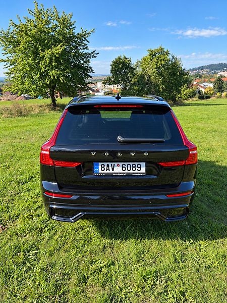Volvo XC60 (2021) Mild-hybrid 220kW - fotka 24 z 30
