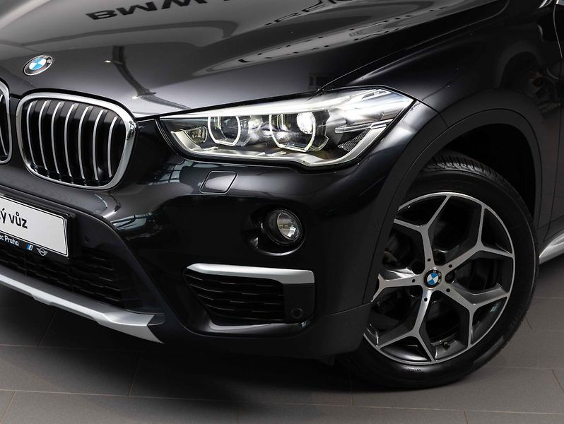 BMW X1 xDrive18d - fotka 7 z 21