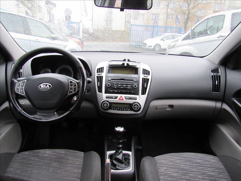 Kia Ceed 1,4 LPG Combi 80KW - fotka 11 z 28