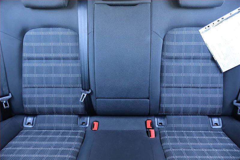 Audi A4 (2014) 2.0 TDI, Automat, Navi, Xenony - fotka 10 z 26