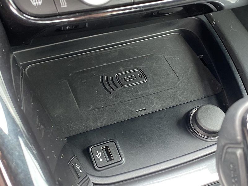 Toyota Supra 2.0iT, Executive, SPORT, JBL - fotka 21 z 31
