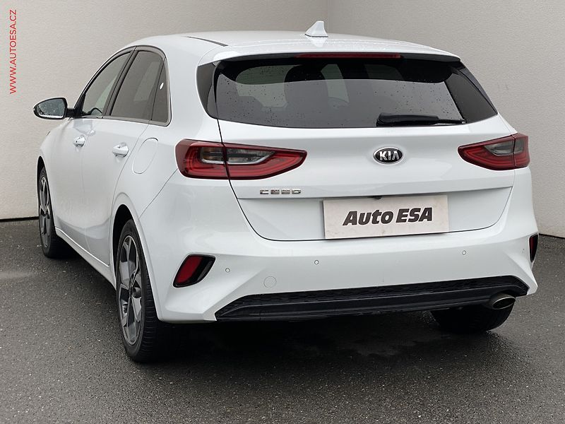 Kia Ceed (2018) 1.4 T-GDi, ČR, Exclusive, AT - fotka 6 z 21