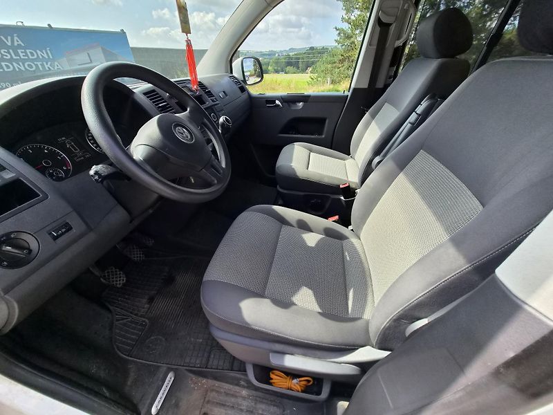 Volkswagen Caravelle 2,0 TDI - fotka 7 z 10