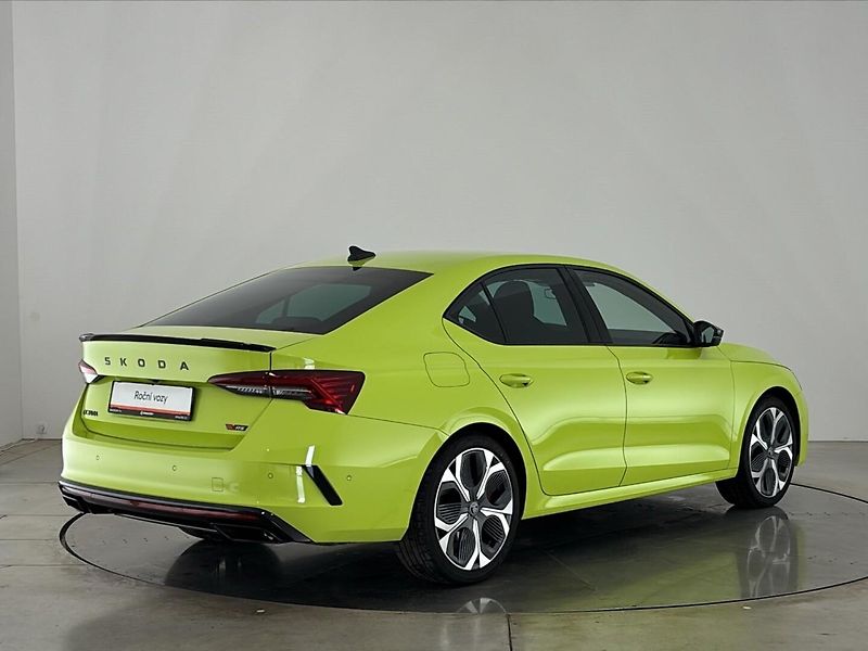 Škoda Octavia RS DSG - fotka 2 z 29