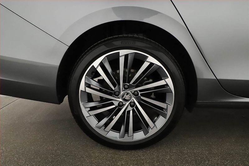 Škoda Superb (2025) 2.0 TDI, LAURIN & KLEMENT - fotka 22 z 22